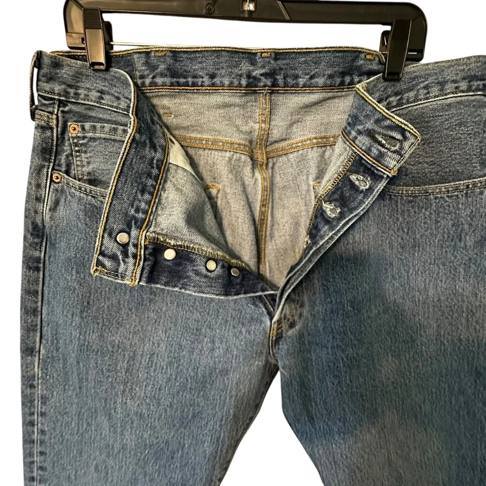 Levi Strauss 501 Mens Jeans Blue‎ Button Fly Straight Leg Waist 38 Inseam 30